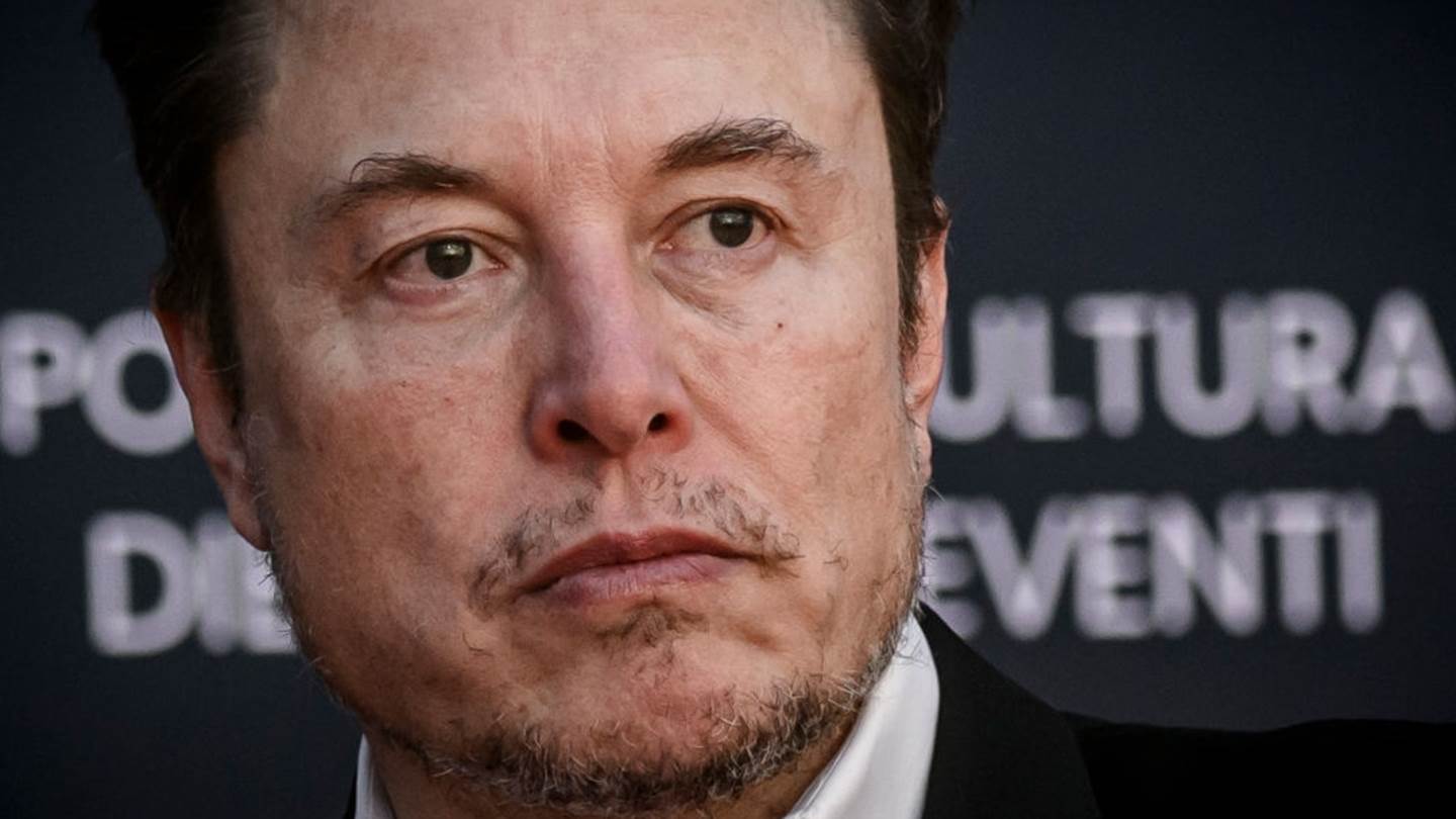 Το αυτοκίνητο της Apple 'πέθανε' και ο Elon Musk 'πενθεί'