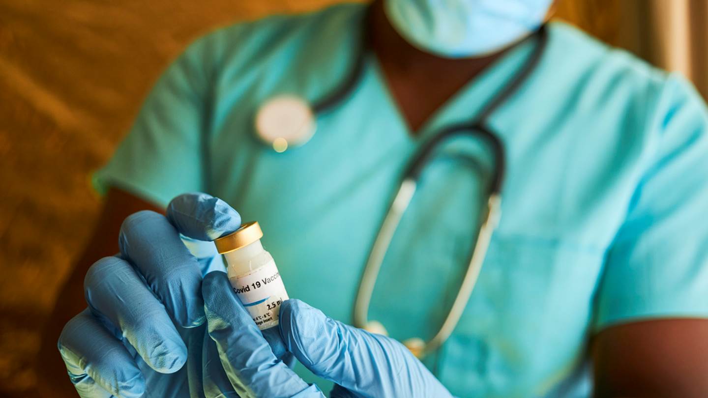 Μερικά παράδοξα συμπεράσματα για τη μετάλλαξη Όμικρον