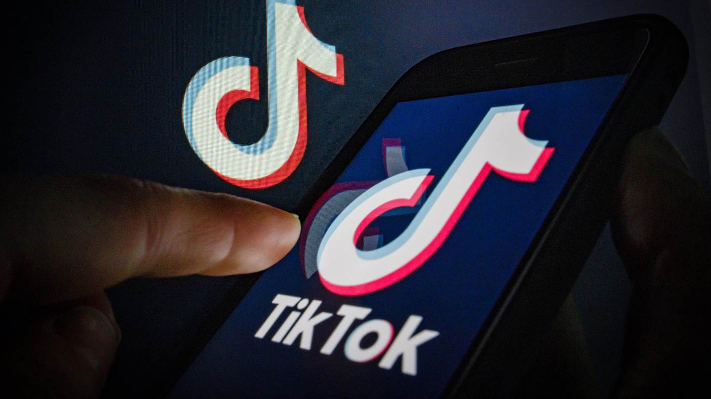 Ο Donald Trump απαγορεύει το Tik Tok στις ΗΠΑ