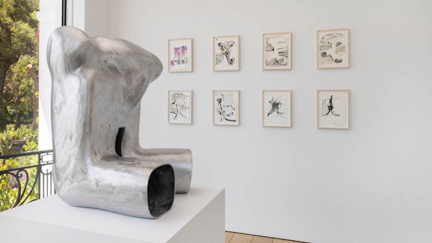 Ο Albert Oehlen κάνει σύγχρονη τέχνη σε χαρτί και έναν αλουμινένιο Ömega Man