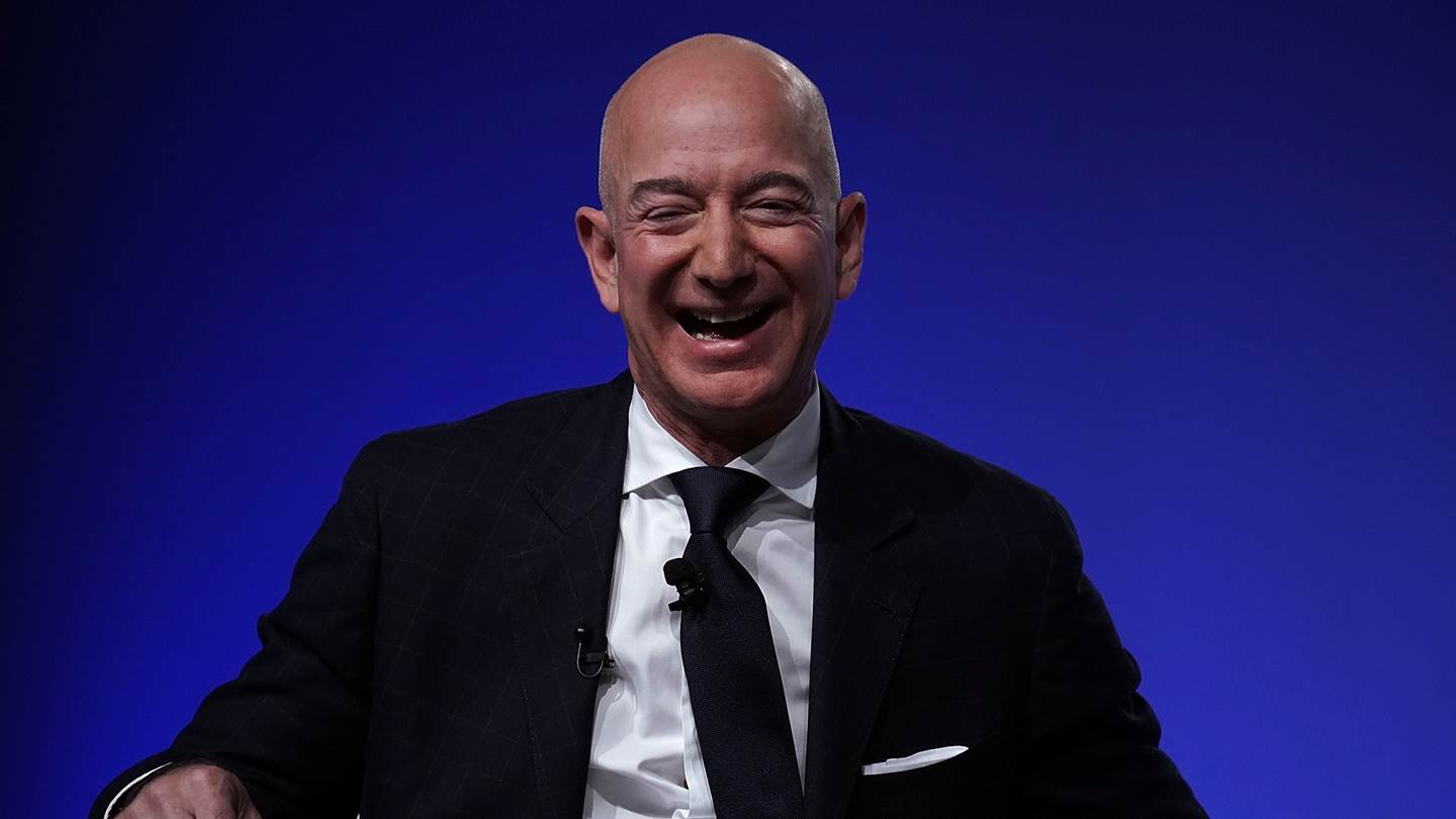 Ο Jeff Bezos μόλις έγινε κατά 6,4 δισ. δολάρια πλουσιότερος