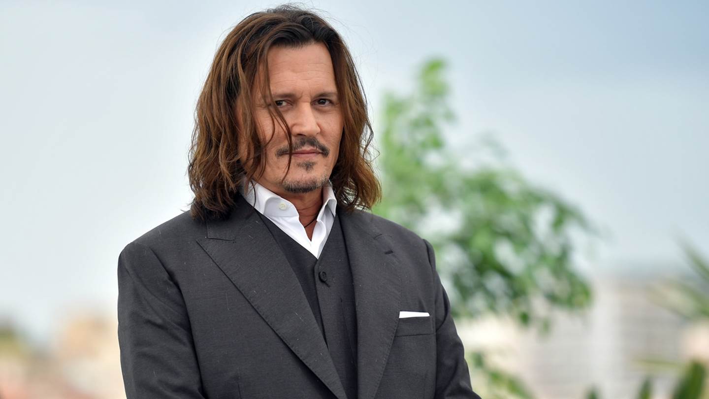O Johnny Depp επιστρέφει στη σκηνοθεσία