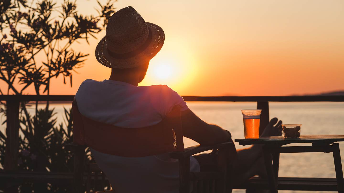 Οι μπύρες στο ηλιοβασίλεμα κάνουν καλό