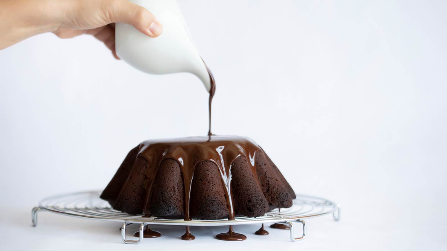 3 επικές συνταγές για τη σημερινή Chocolate Cake Day