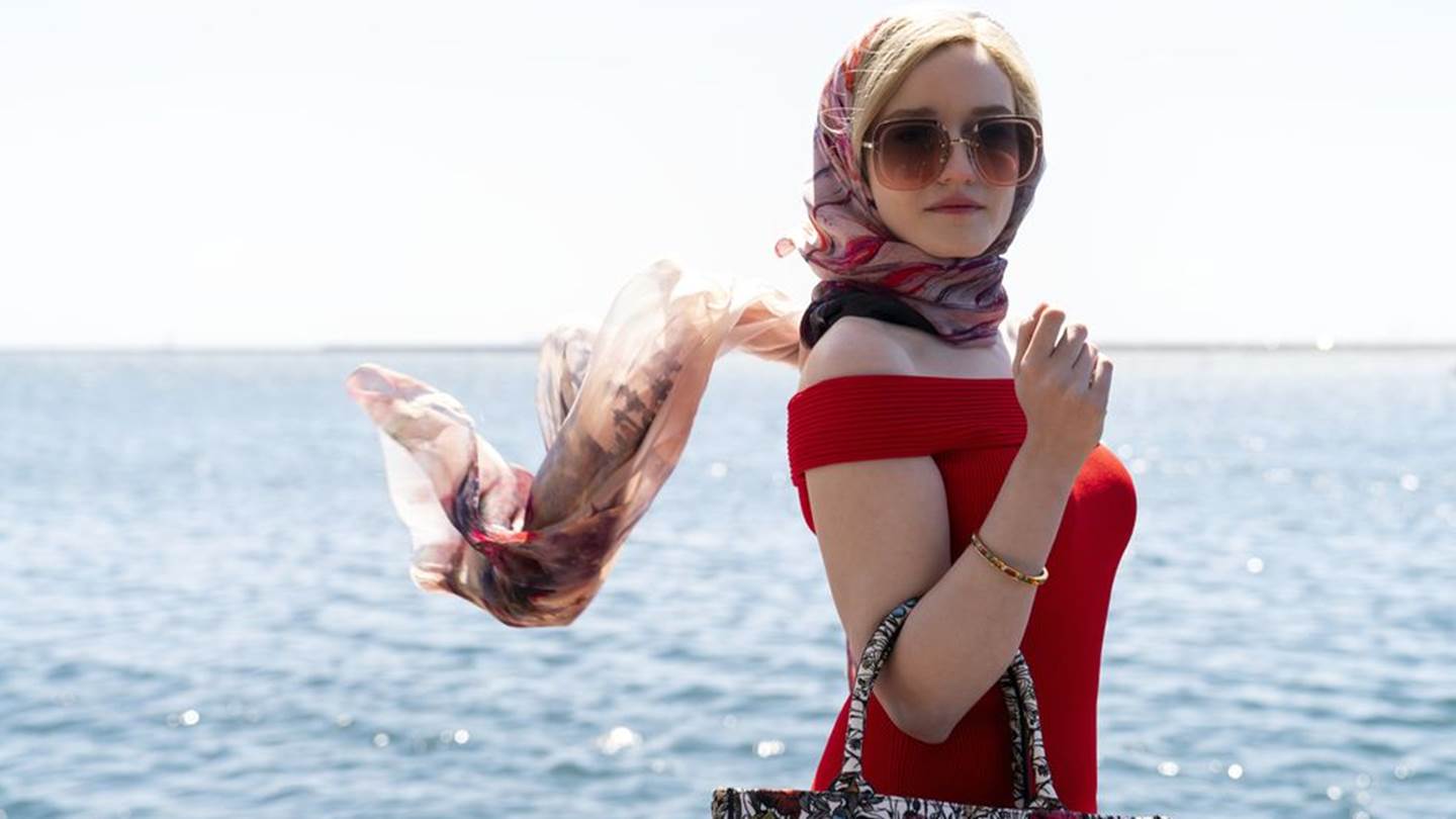 Inventing Anna: Κάτι τρέχει με την προφορά της Anna Sorokin