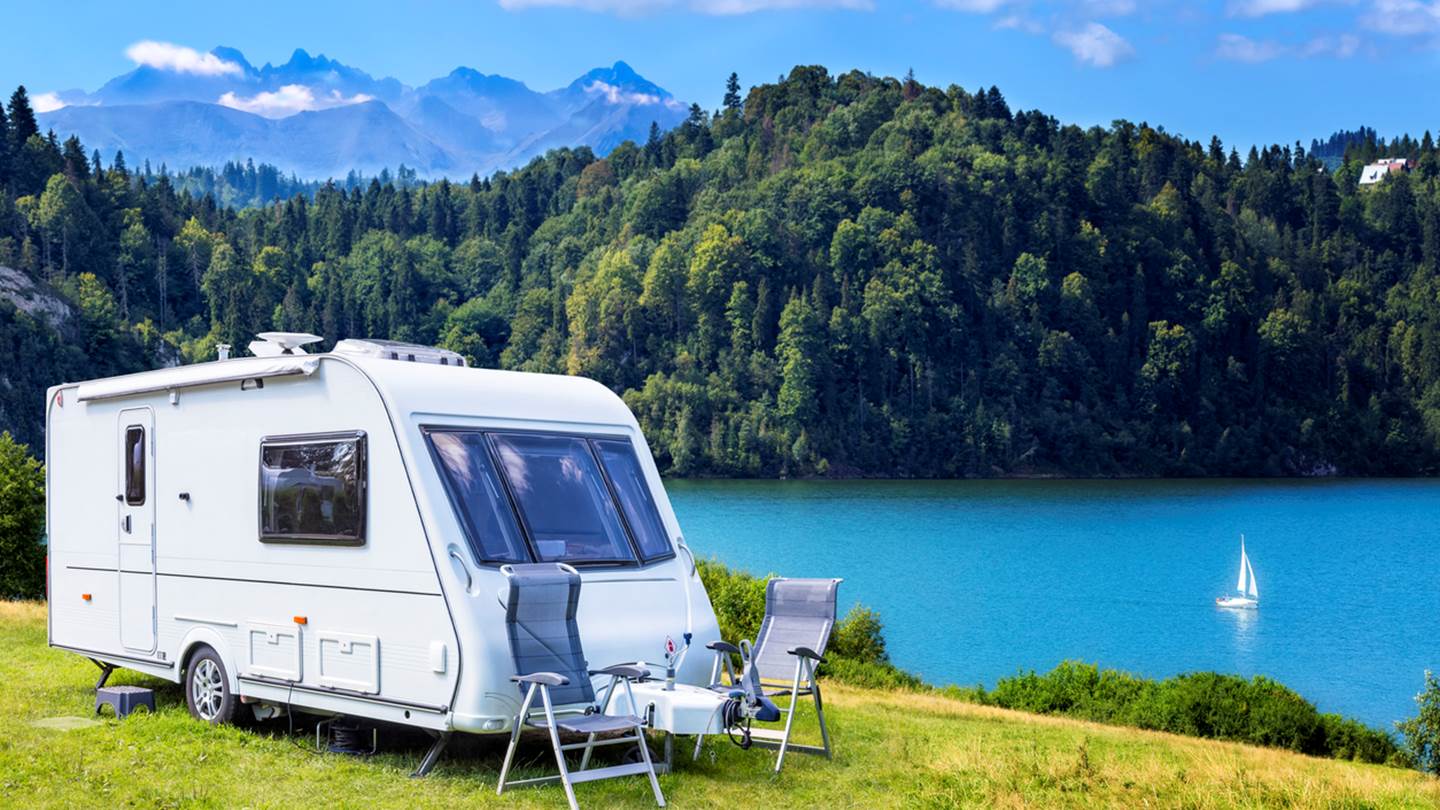 Αυτοκινούμενα τροχόσπιτα: Η νέα, παγκόσμια τάση διακοπών