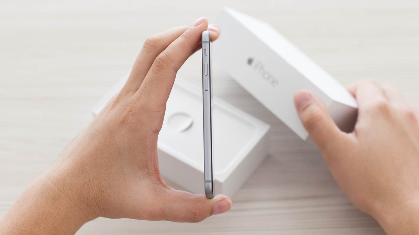Λεπτότερο και ελαφρύτερο θα είναι το επόμενο iPhone