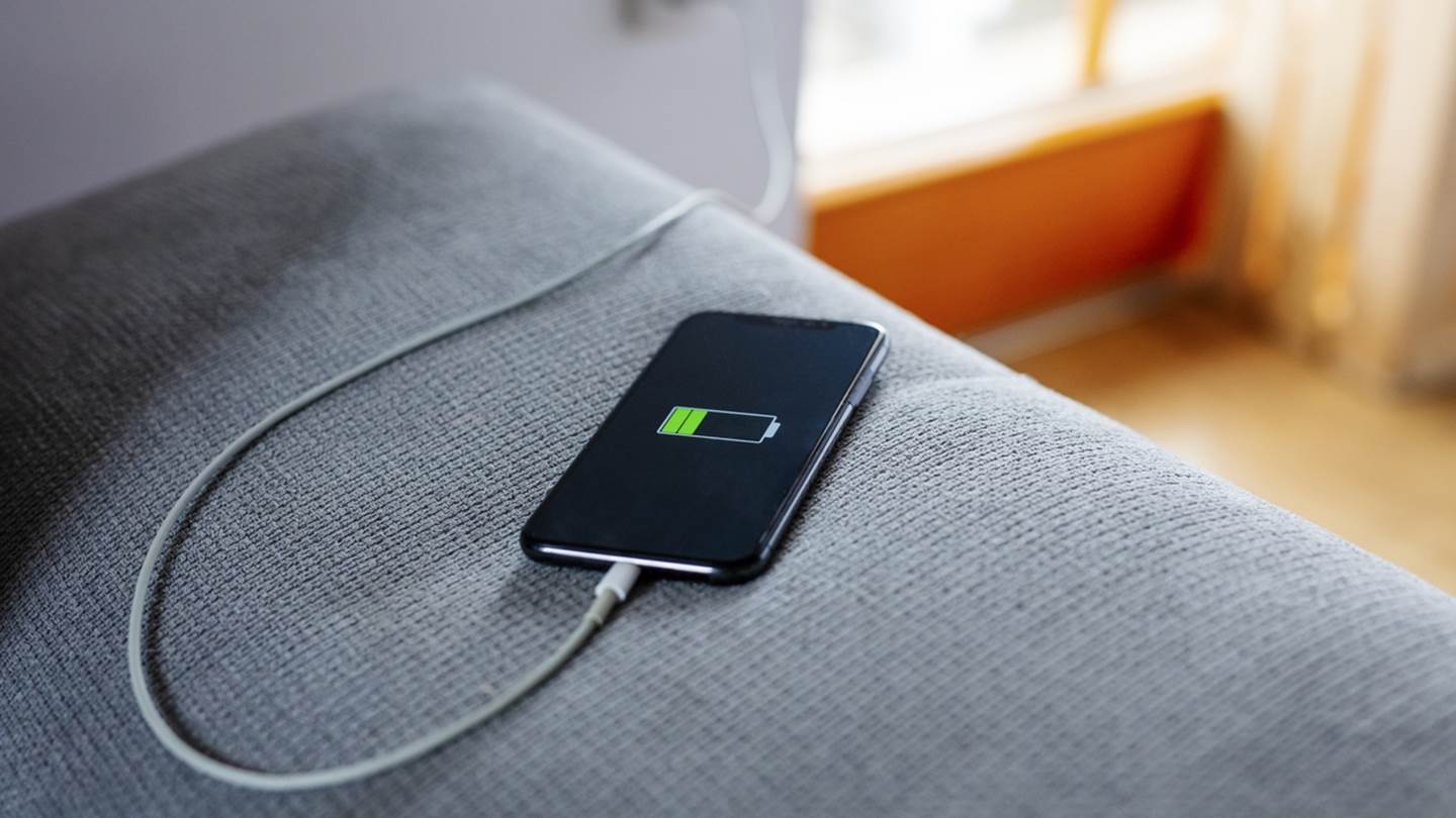 Άχαστοι τρόποι για να διαρκεί περισσότερο η μπαταρία του κινητού