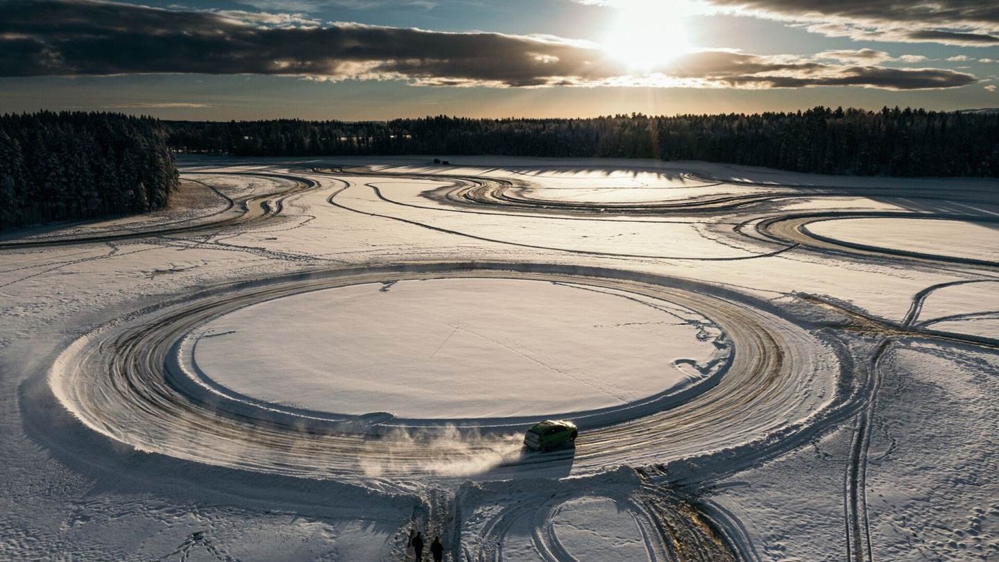 To Skoda Enyaq RS iV έσπασε ένα 'παγωμένο' ρεκόρ Guinness