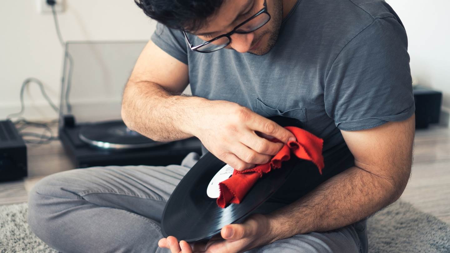 Μερικές χρήσιμες συμβουλές για να καθαρίζεις σωστά τα βινύλιά σου