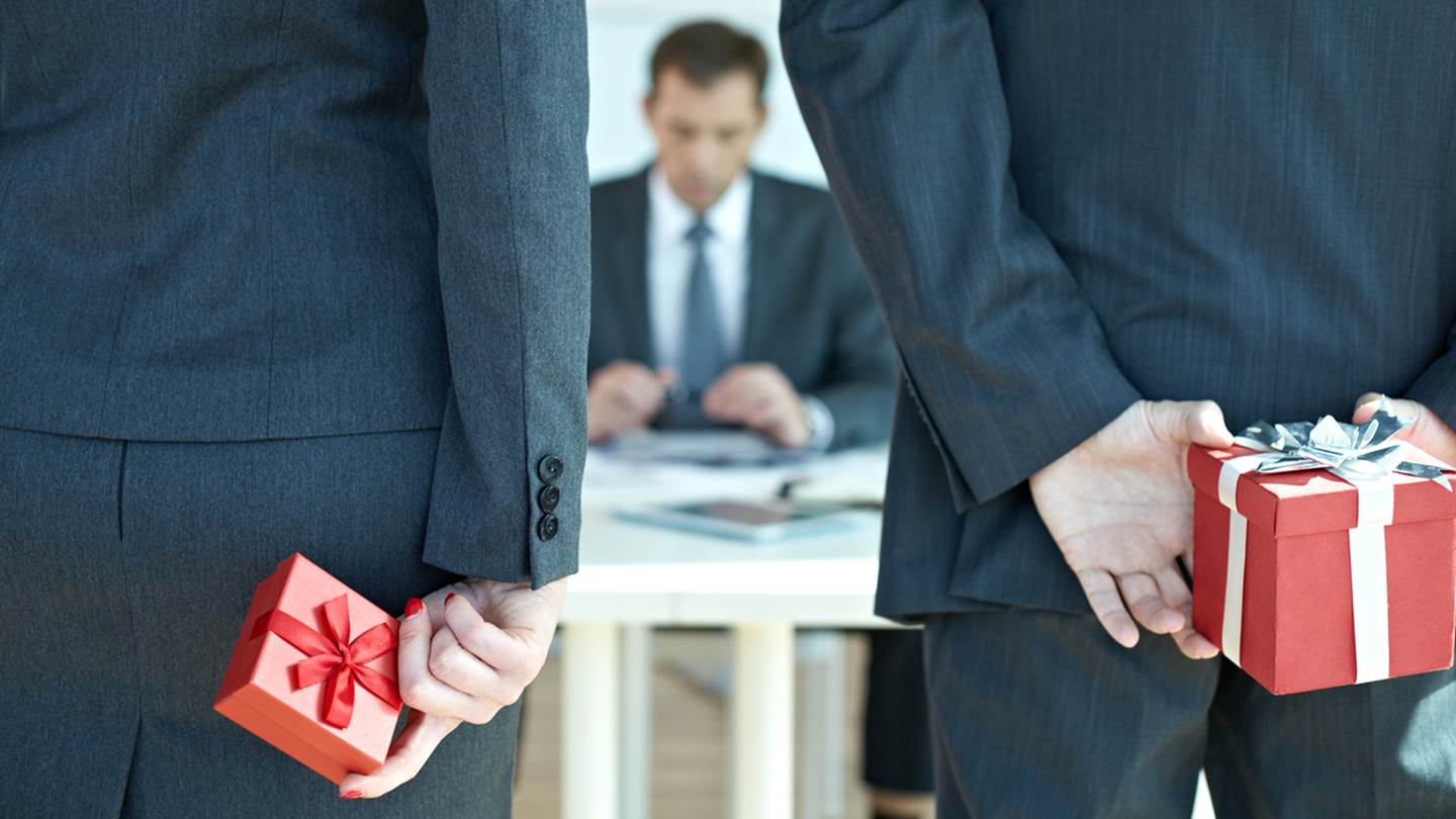 Τα κόλπα των CEOs για να έχουν ευτυχισμένους υπαλλήλους στις γιορτές