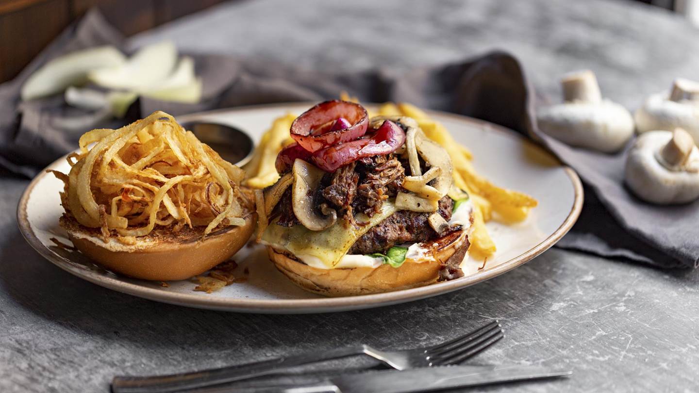 Στα TGI Fridays™ για νέα Burgers και Margarita MAYnia