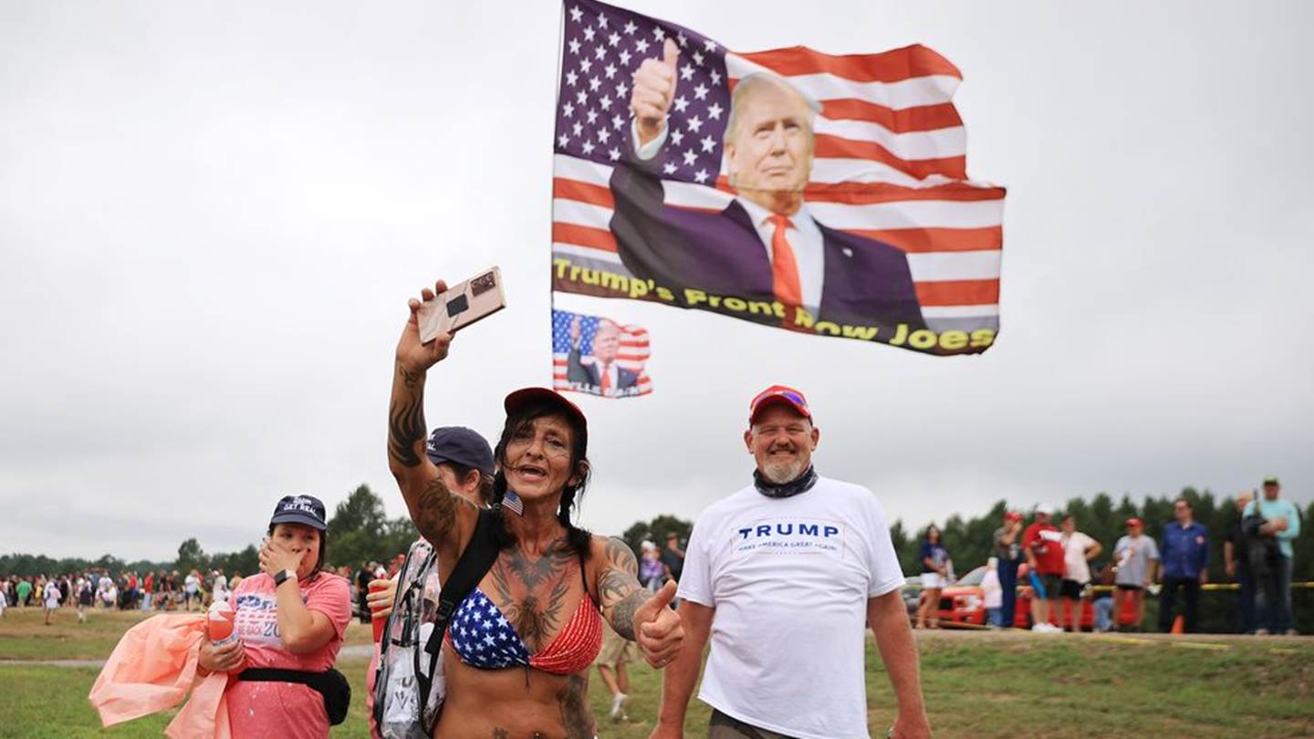 Ο Donald Trump αποδοκιμάζεται από τους οπαδούς του