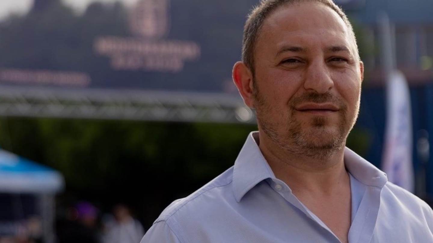 Μπάμπη Καϊδαλίδη, γιατί έχει τόσο πολύ κόσμο στα μπαρ αυτές τις μέρες;