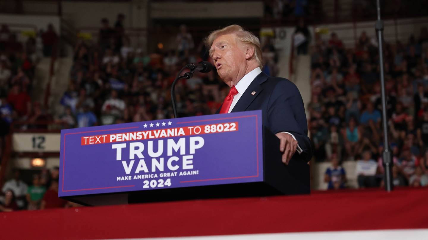 Νέο σκάνδαλο: Πρώην μοντέλο κατηγορεί τον Trump για σεξουαλική επίθεση και εμπλέκει τον Epstein