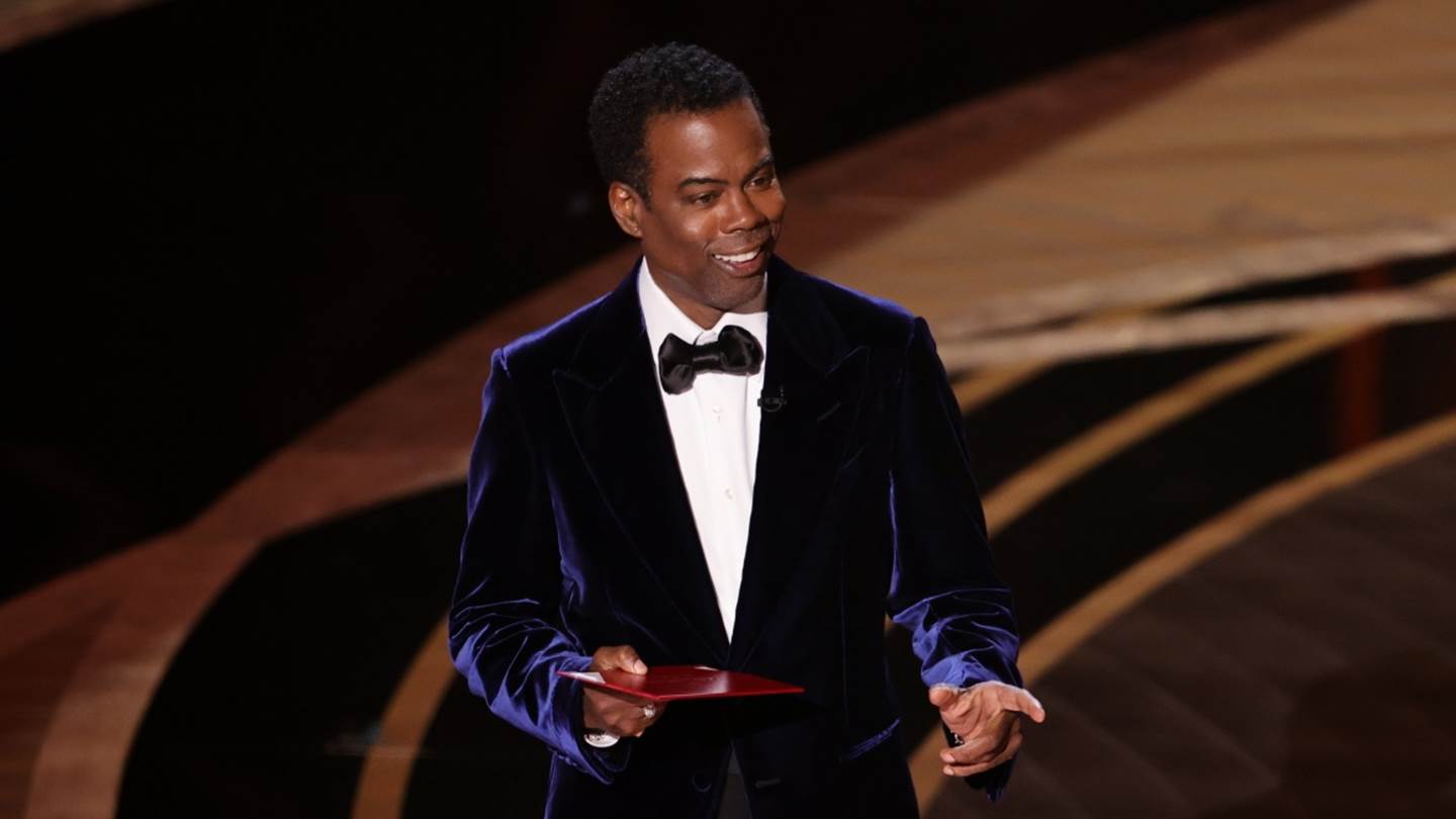 Ο Chris Rock έριξε χυλόπιτα στα Oscars μετά το χαστούκι