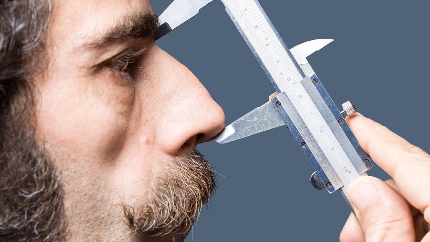 Γίνεται μαζί με εμάς, να μεγαλώνει και η μύτη μας;