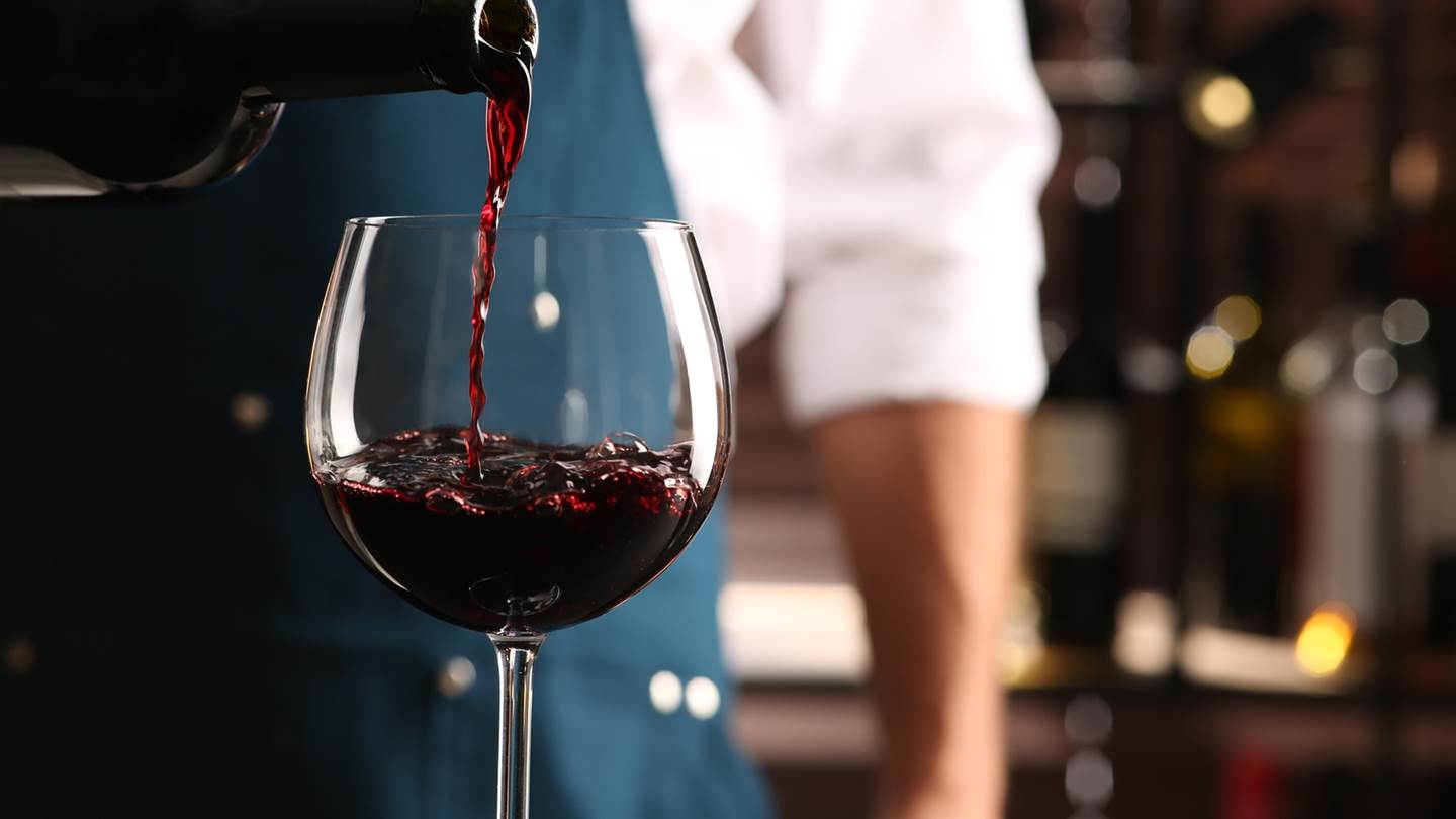 Έξυπνα κόλπα για να γίνεις οινογνώστης, ακόμα κι αν δεν έχεις ιδέα από κρασί