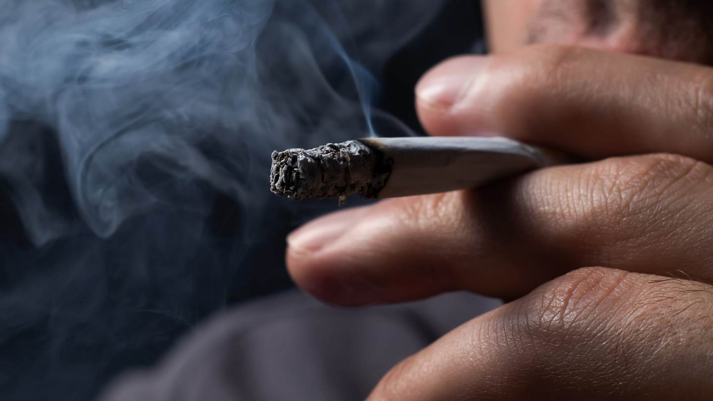 Διαπρέπουμε στο κάπνισμα: Η Ελλάδα στην 6η θέση των χωρών με τους περισσότερους καπνιστές