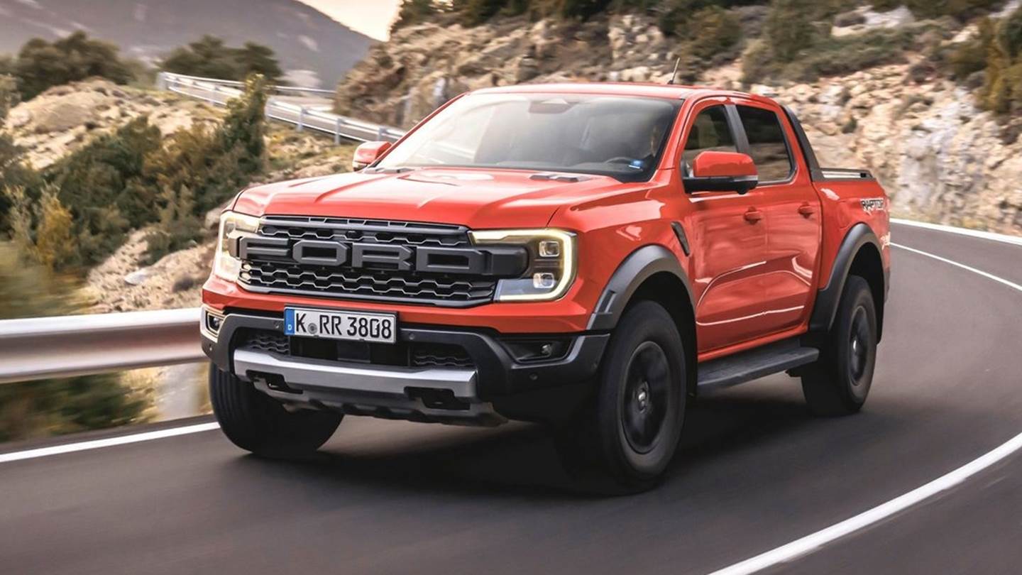 Ο Μπισμπίκης και το αγροτικό που γλιστράει μόνο του