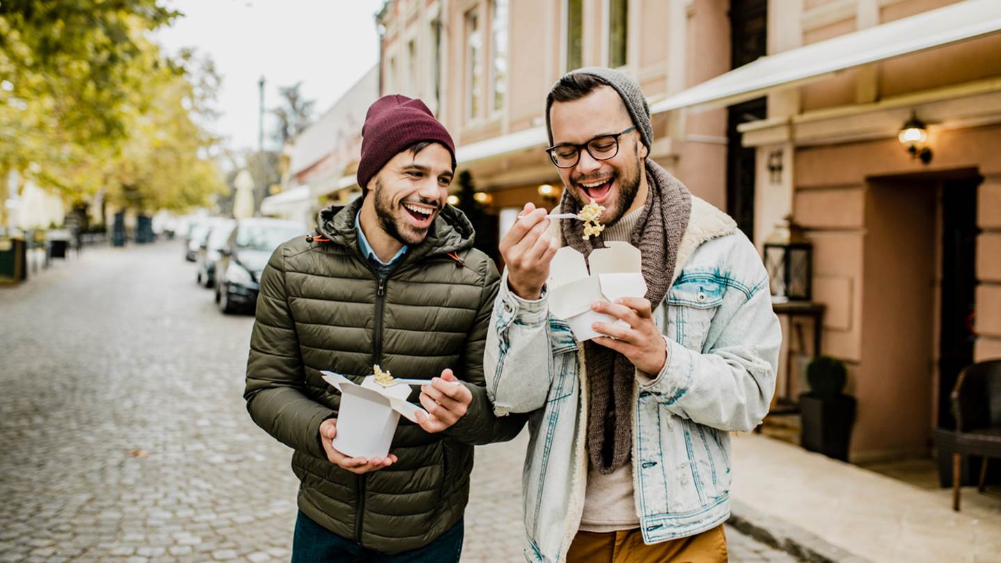 Διατροφικές συμβουλές για να μην παίρνεις κιλά τρώγοντας έξω
