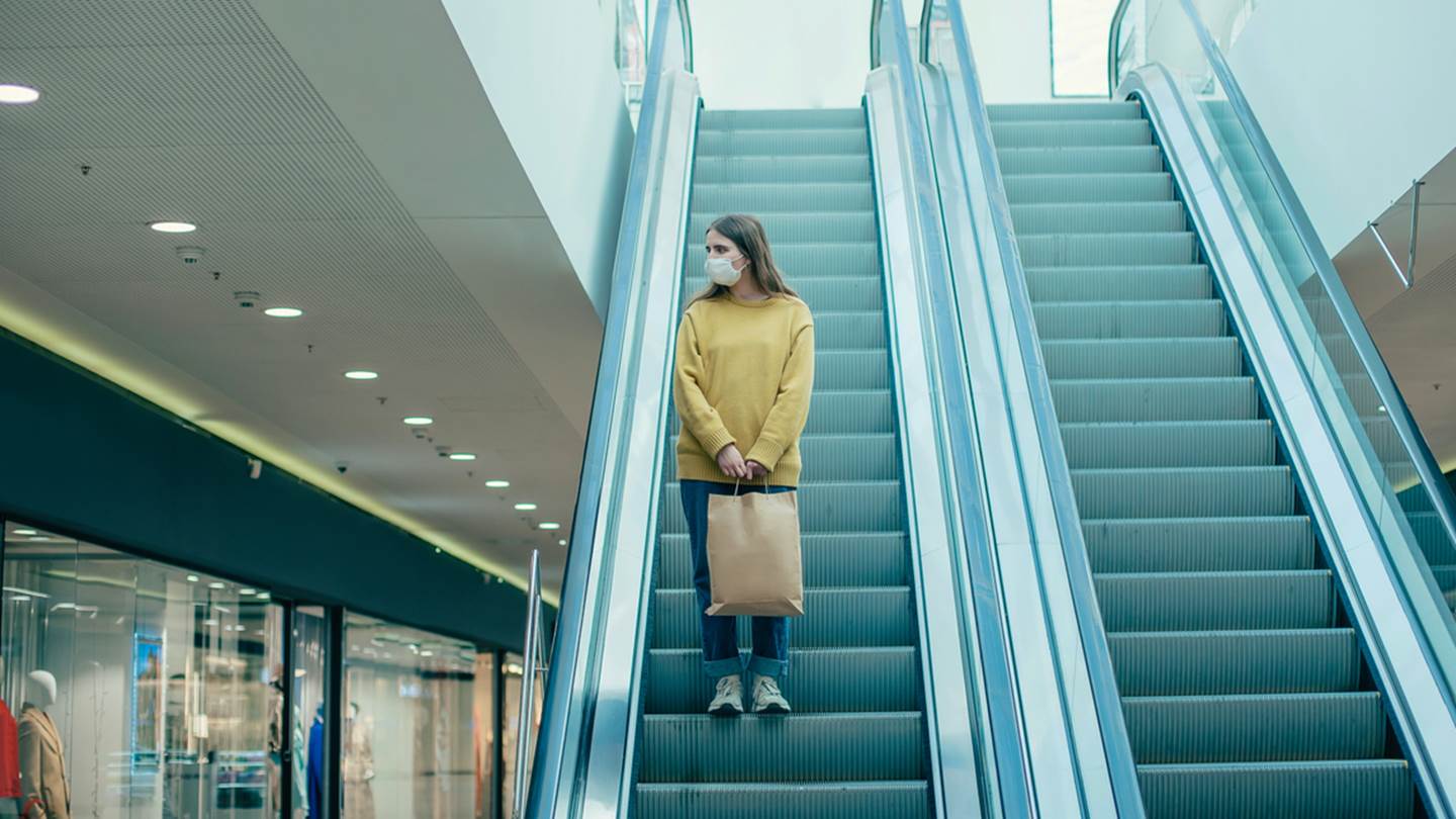 Γιατί οι λοιμωξιολόγοι λένε όχι στο άνοιγμα των Malls