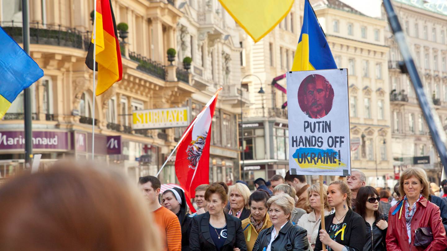 Ένα βήμα πριν τον πόλεμο Ρωσία και Ουκρανία