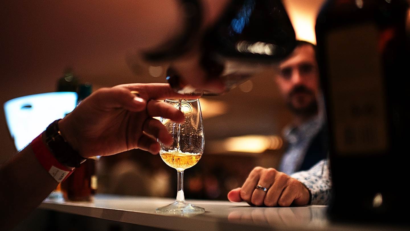 Το πιο premium φεστιβάλ για ουίσκι και ρούμι επιστρέφει, σε ένα από τα πιο όμορφα νεοκλασικά της Αθήνας