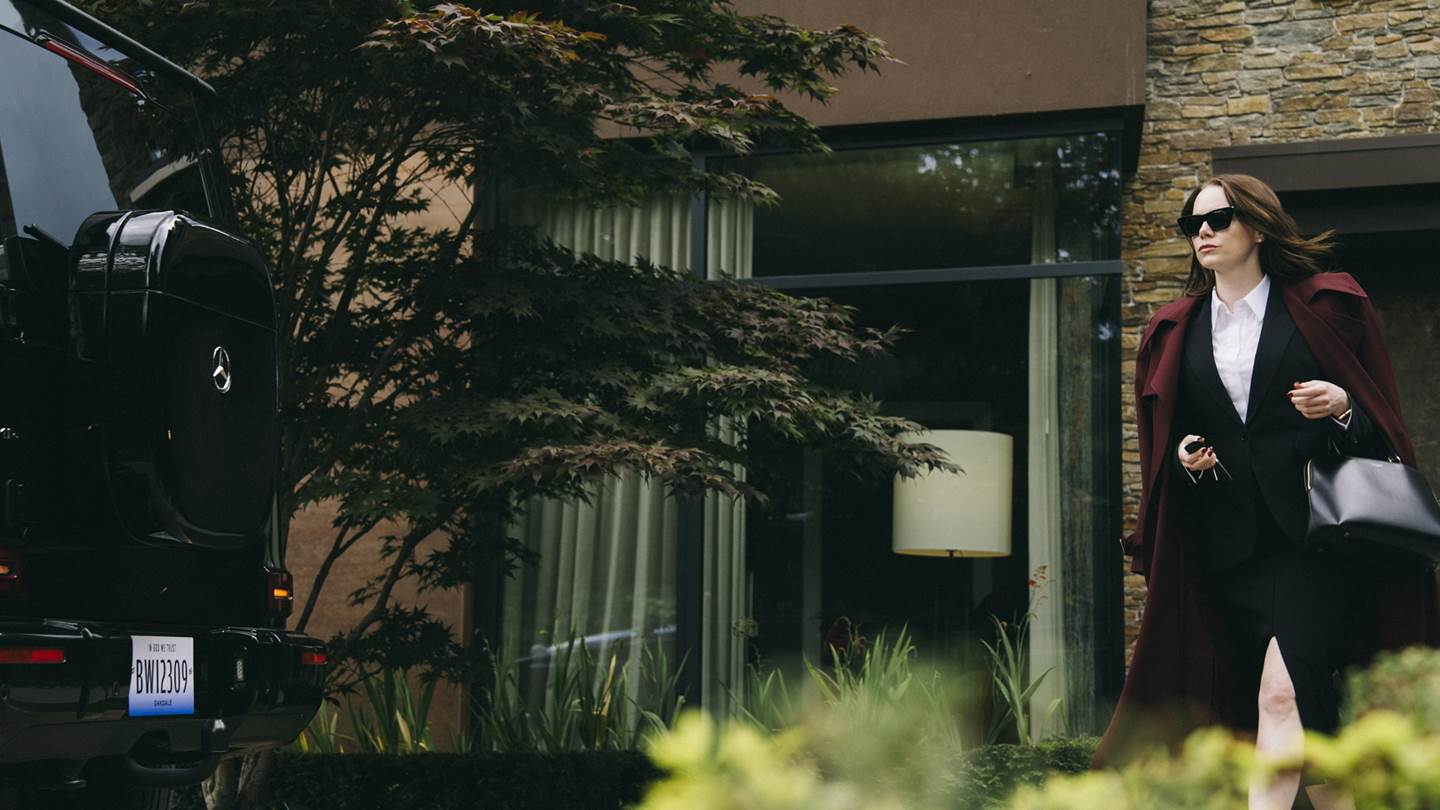 Μόλις είδαμε το πρώτο trailer του Bugonia, της νέας ταινίας του Γιώργου Λάνθιμου