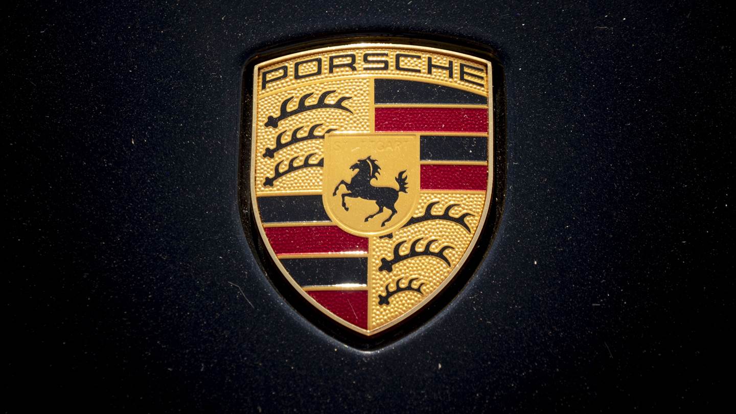 Μετά από 15 χρόνια, η Porsche αλλάζει λογότυπο στα αυτοκίνητά της