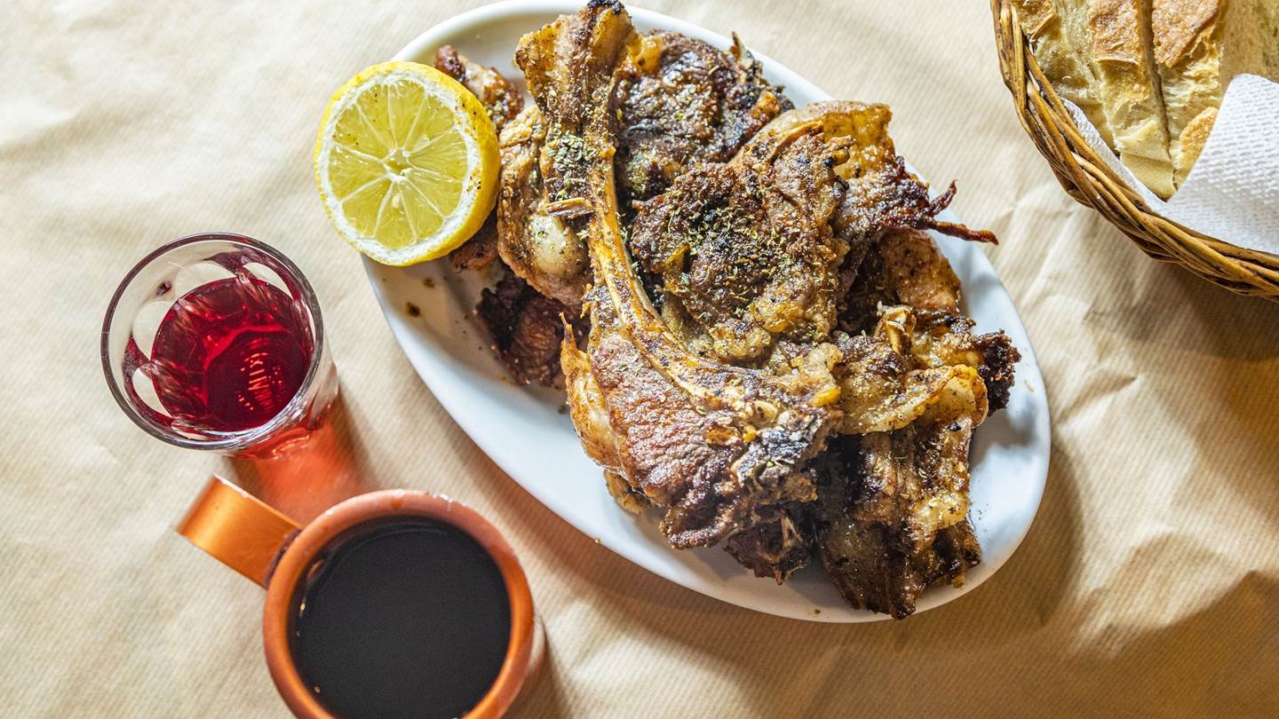 Πού θα φάτε τα πιο επικά παϊδάκια της Αθήνας