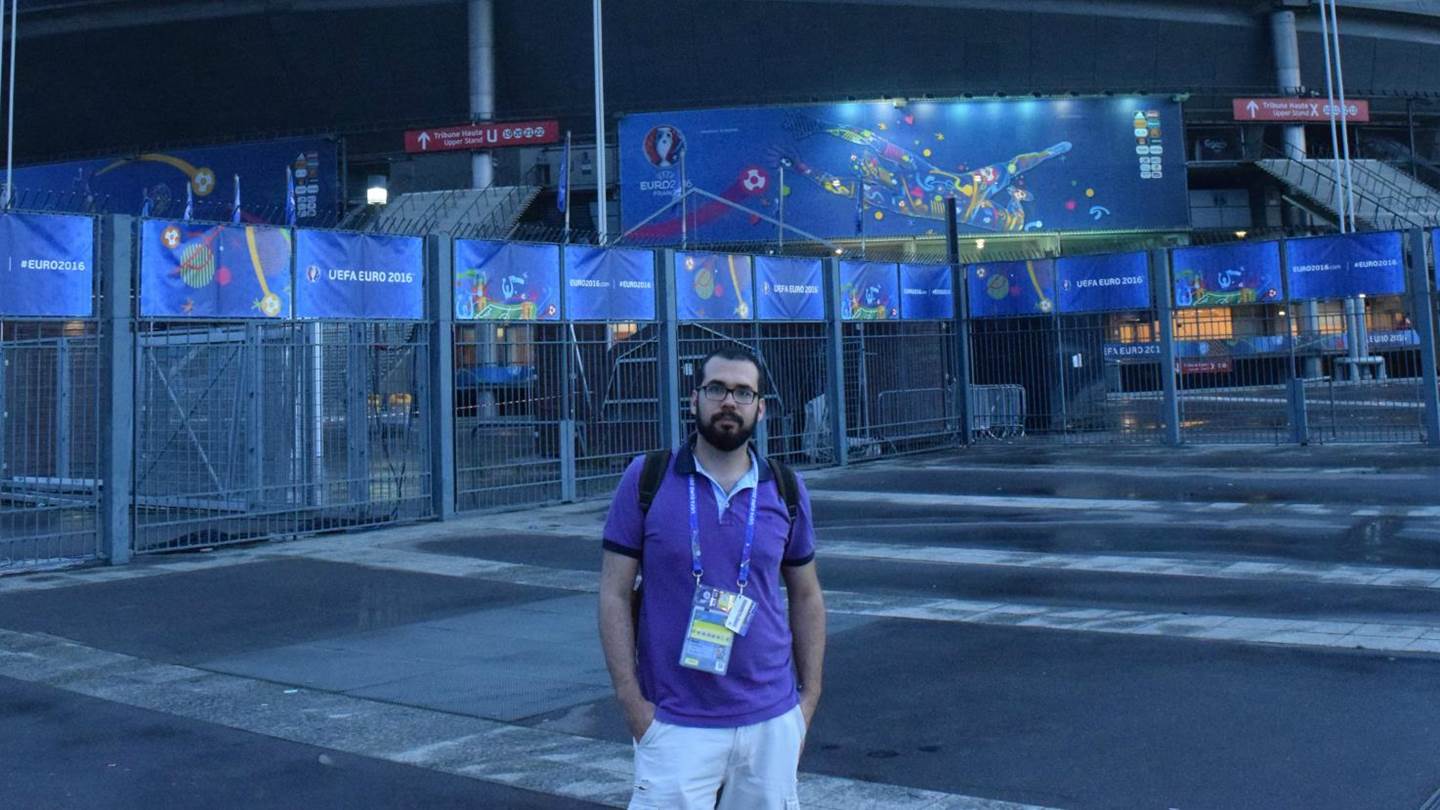 Θάνο Σαρρή τι σε έκανε να πετάξεις τη μπάλα στην κερκίδα;