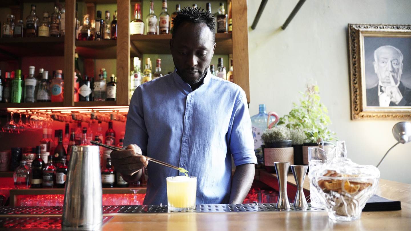 Στο Hitchcocktales, για τα νέα ποτά του Steve Ajulo