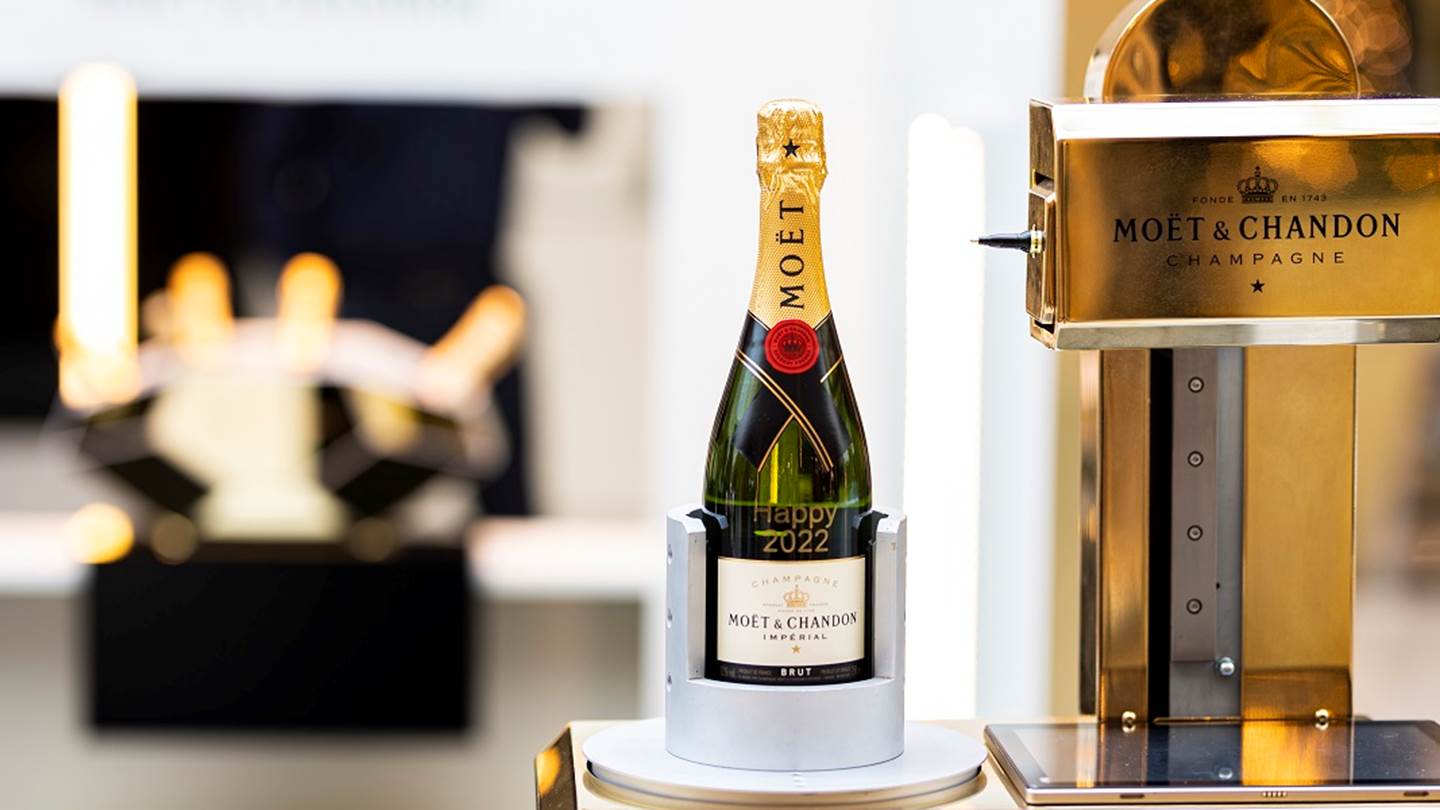 Η Moët & Chandon παρουσιάζει ένα λαμπερό pop up store