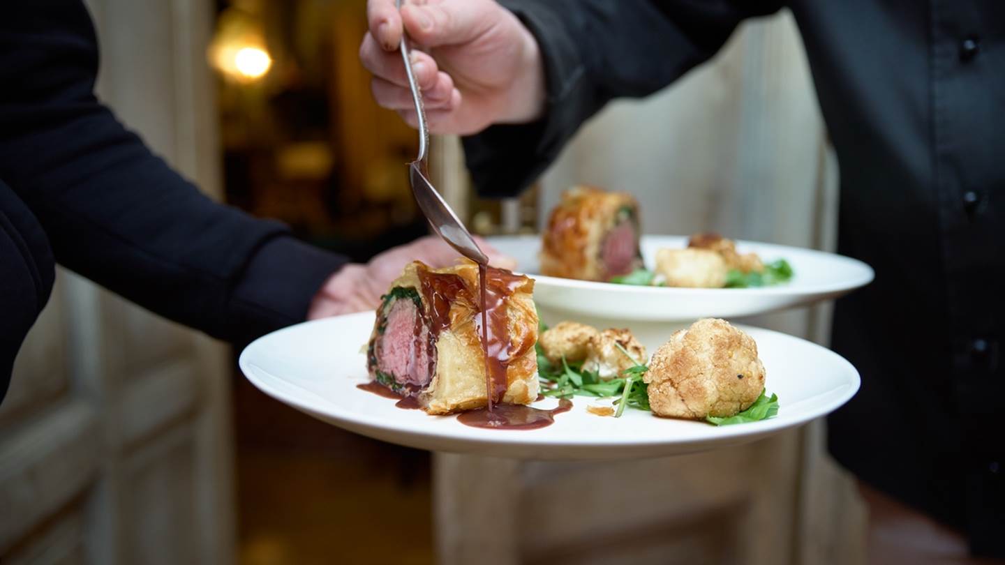 Στα high end εστιατόρια της Αθήνας δεν πας μόνο για το φαγητό