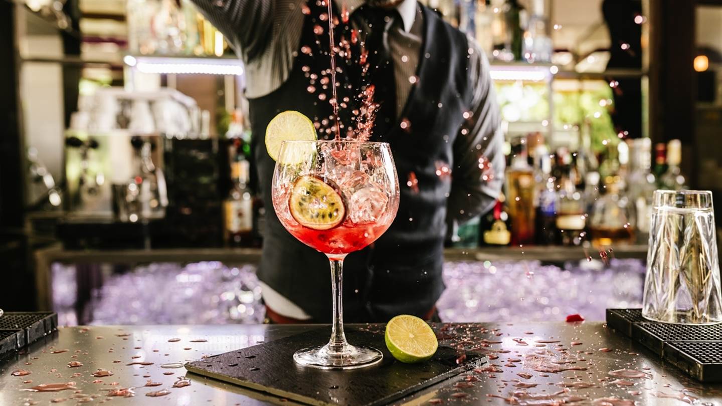 Στην Athens Bar Week, τα καλύτερα μπαρ του κόσμου καταλαμβάνουν την Αθήνα