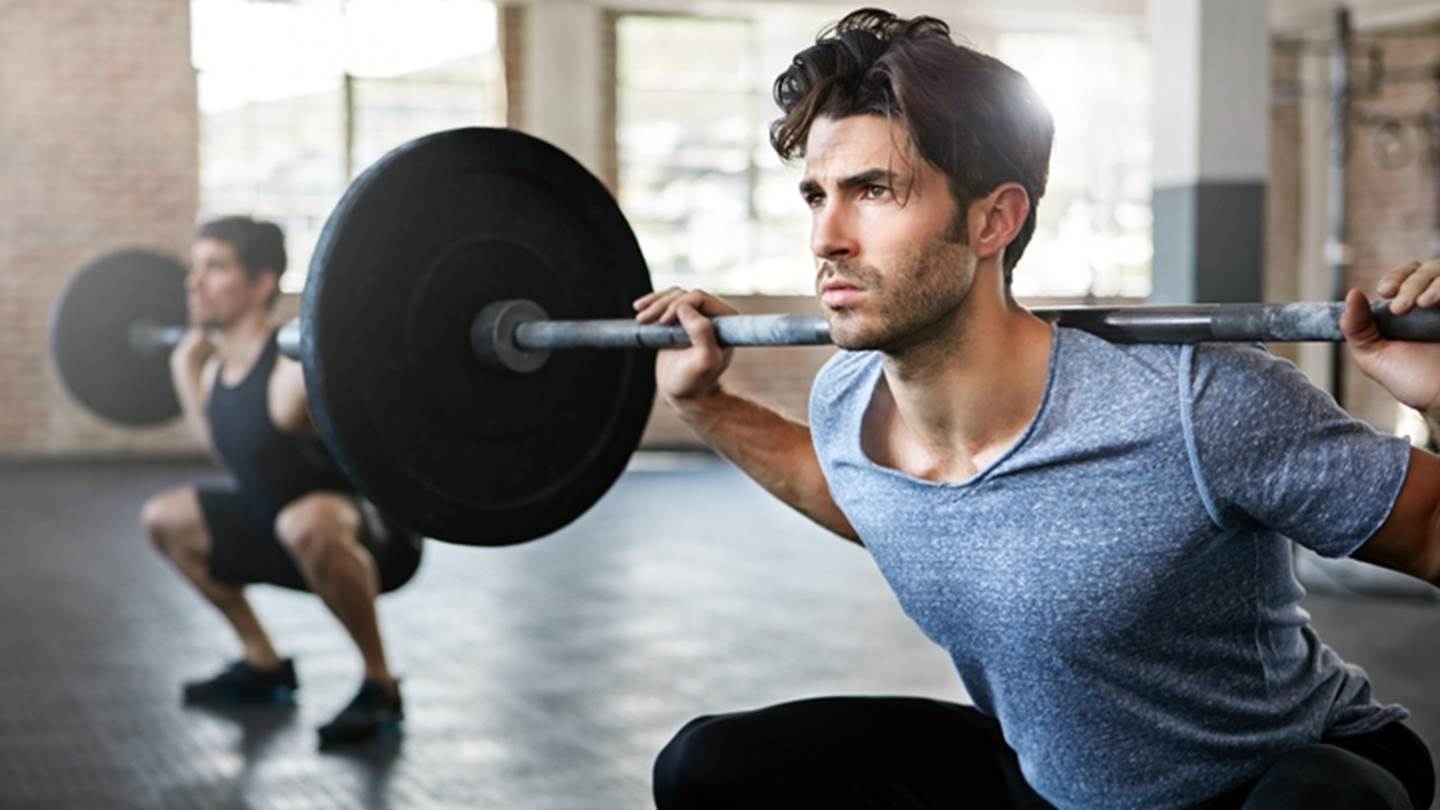 Καλοντυμένος στο γυμναστήριο