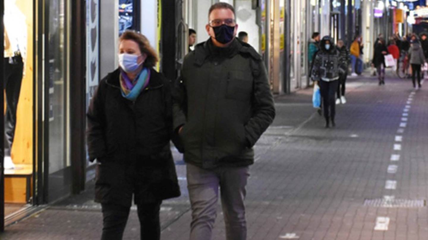 Κορονοϊός: Αυξήθηκαν στους 683 οι διασωληνωμένοι