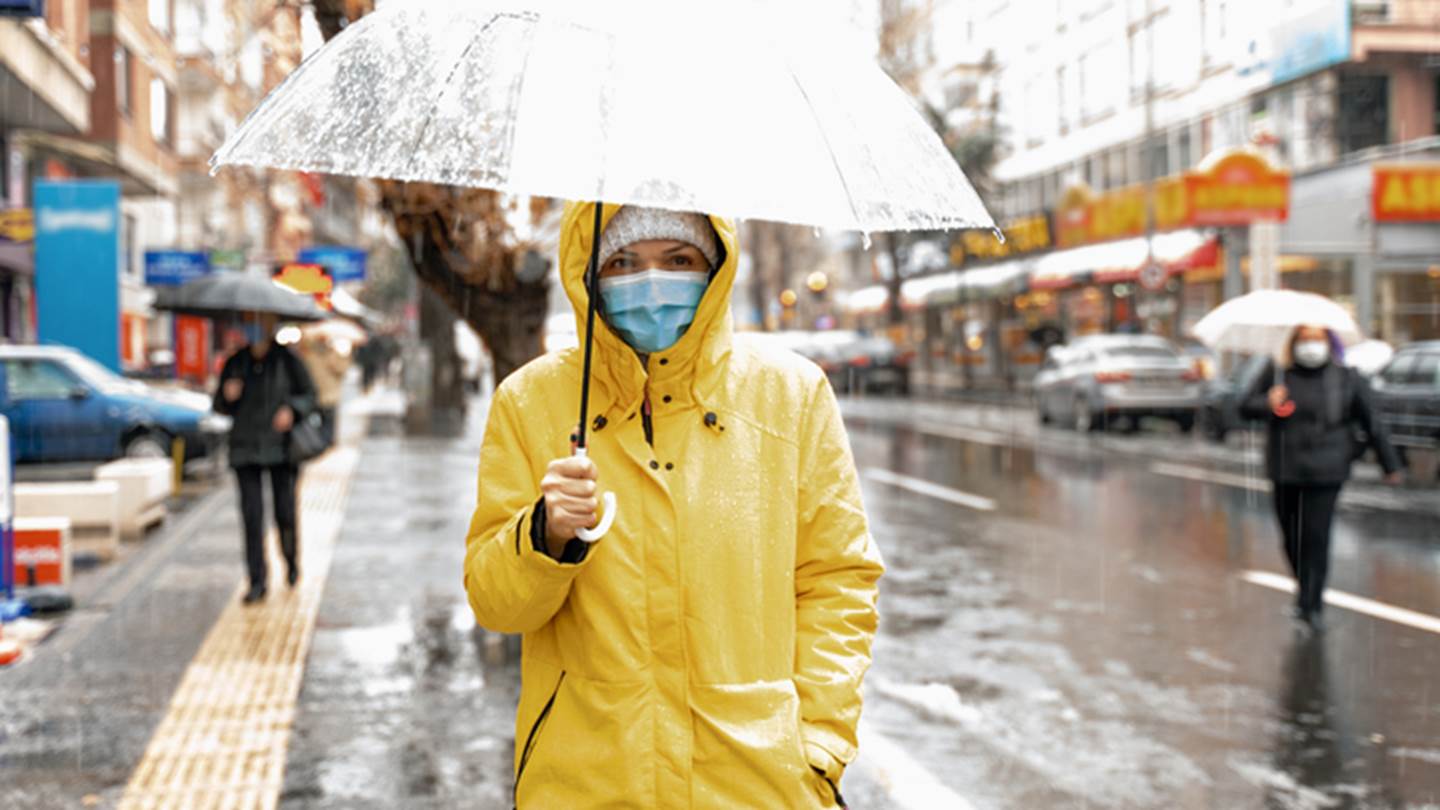 Κορονοϊός: Ψυχρολουσία με 91 νεκρούς