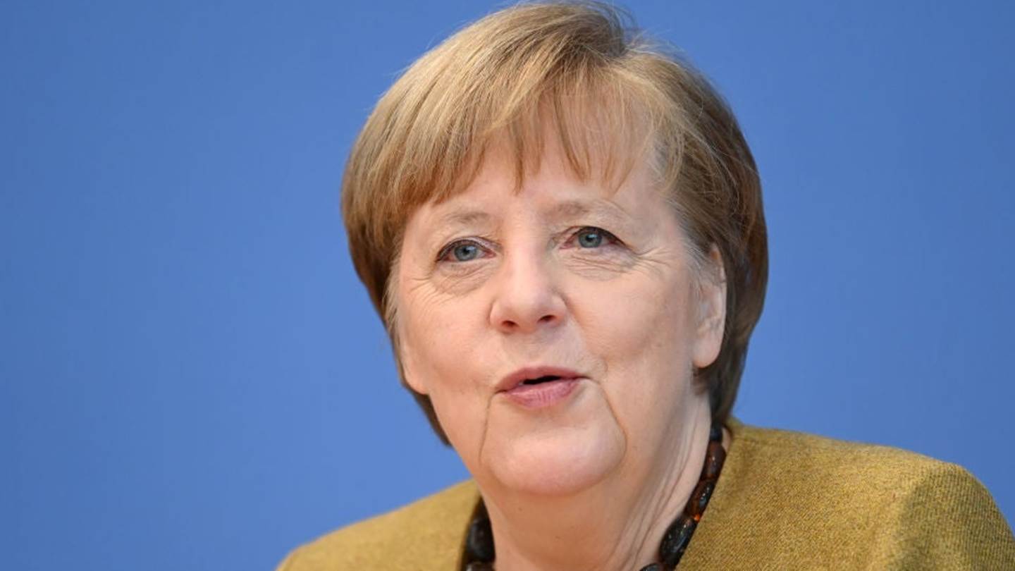 3-4 δύσκολους μήνες μπροστά μας βλέπει η Angela Merkel