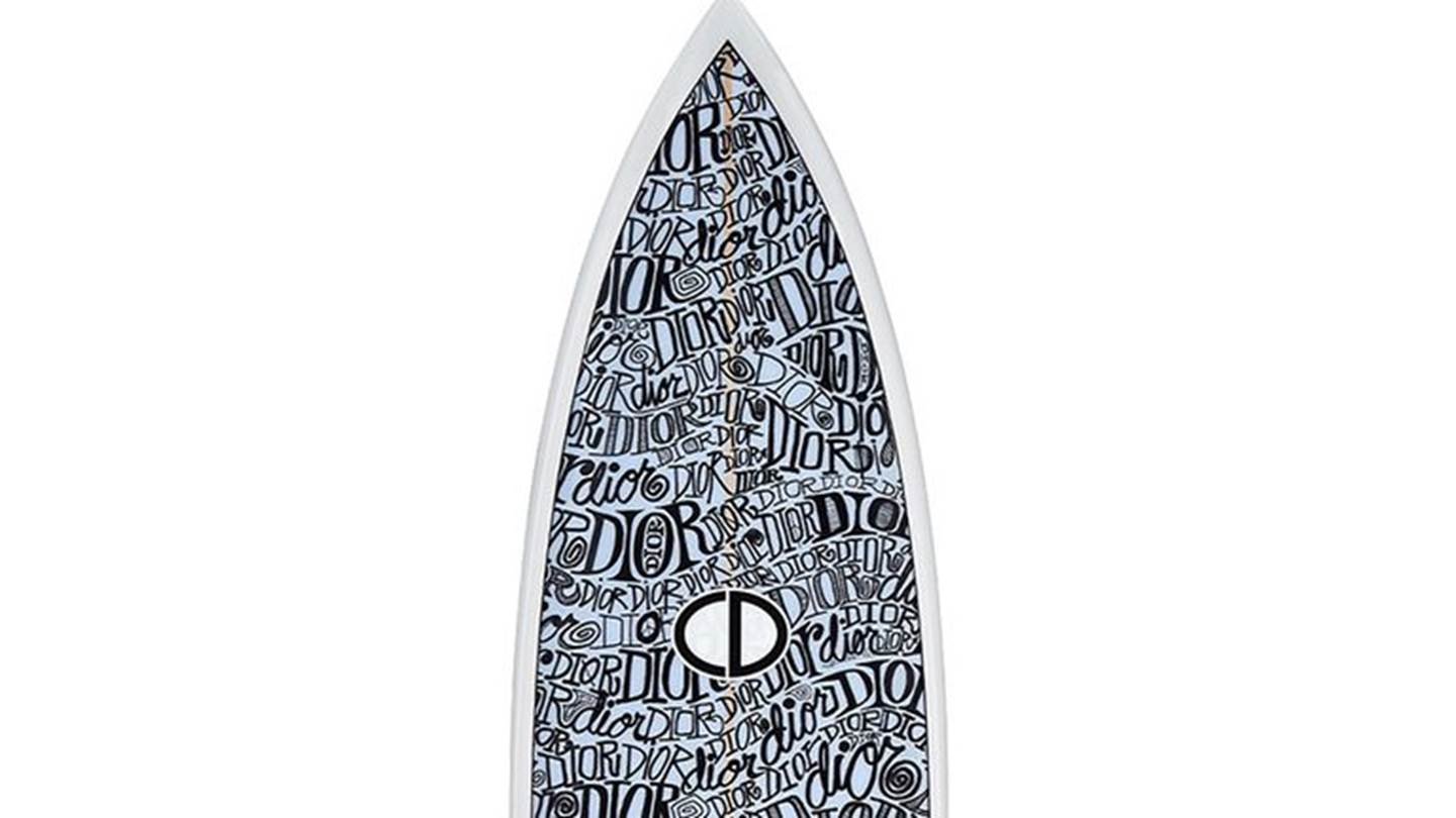 Η πιο στιλάτη σανίδα του σερφ ανήκει στον οίκο Dior