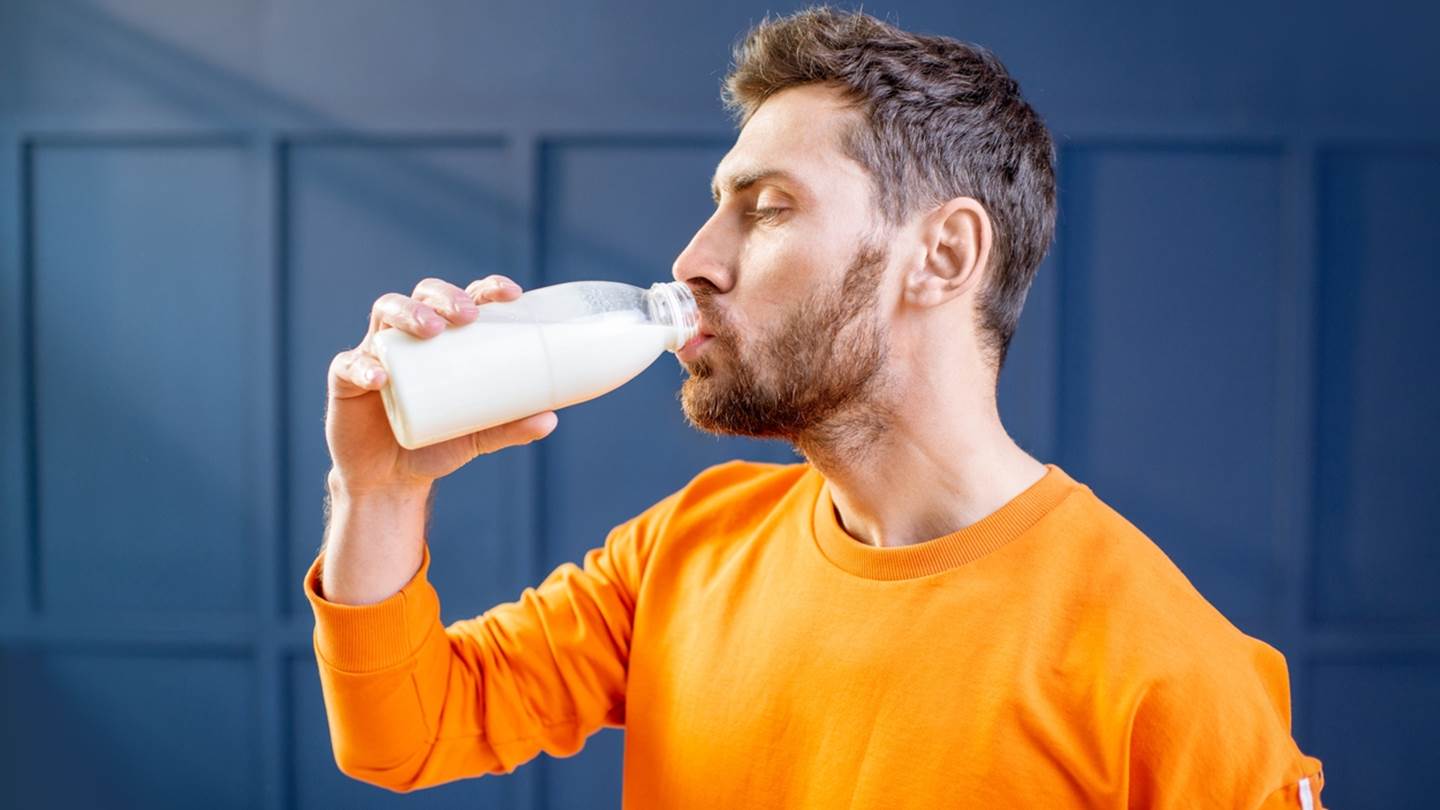 Σε ποια ηλικία πρέπει να κόψεις το γάλα, σύμφωνα με το Harvard