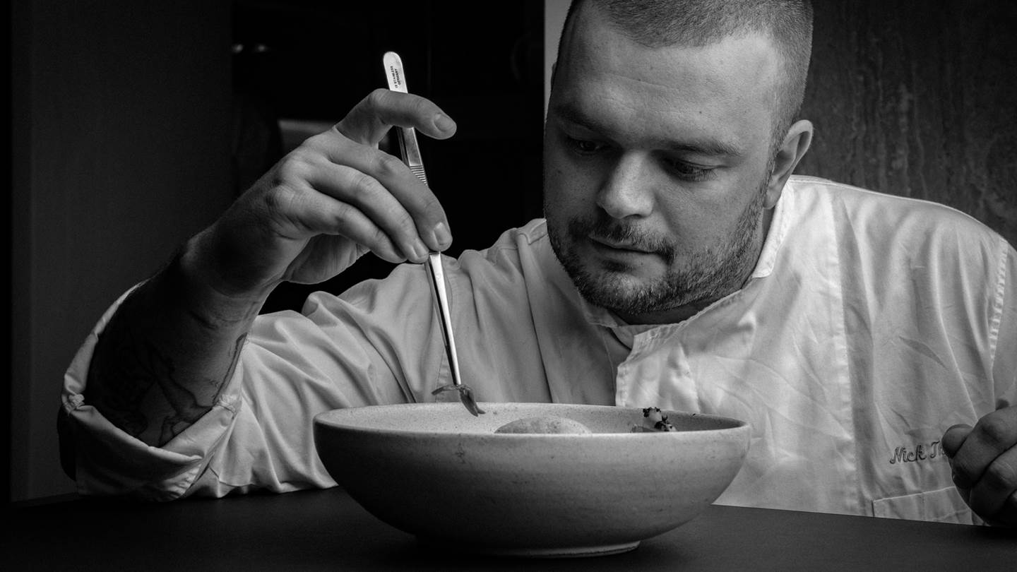 Το γαστρονομικό ροκ του Νίκου Θωμά