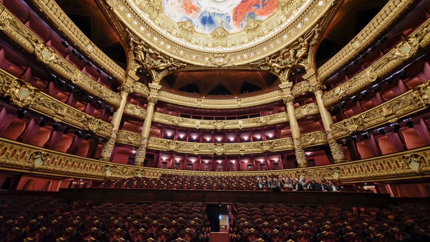 Η Όπερα του Παρισιού γίνεται για μία νύχτα κατάλυμα της Airbnb