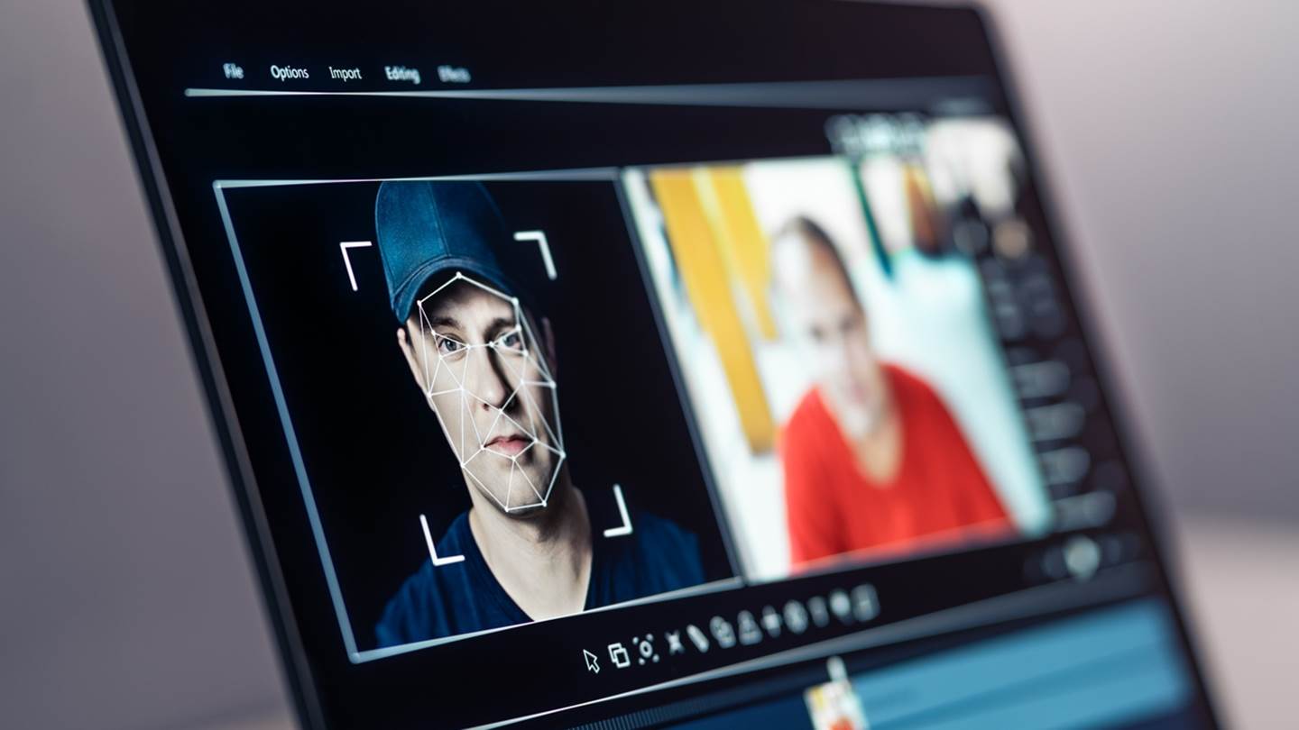 Tι μέτρα παίρνει το YouTube κατά των κακόβουλων deepfakes