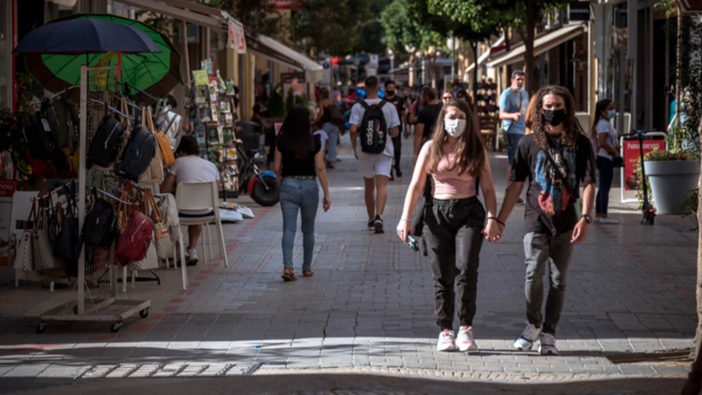 Κορονοϊός: 2.400 νέα κρούσματα