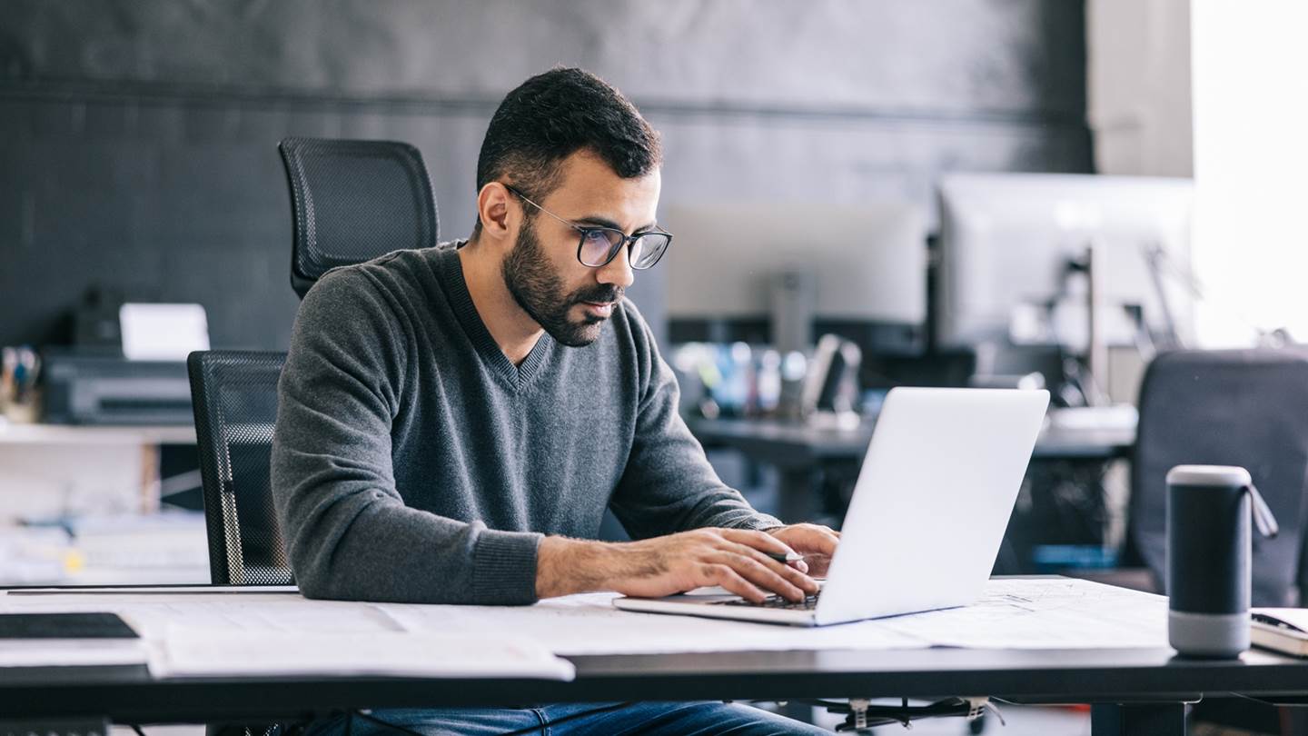 H συνήθεια που σαμποτάρει την εργασιακή σου ρουτίνα