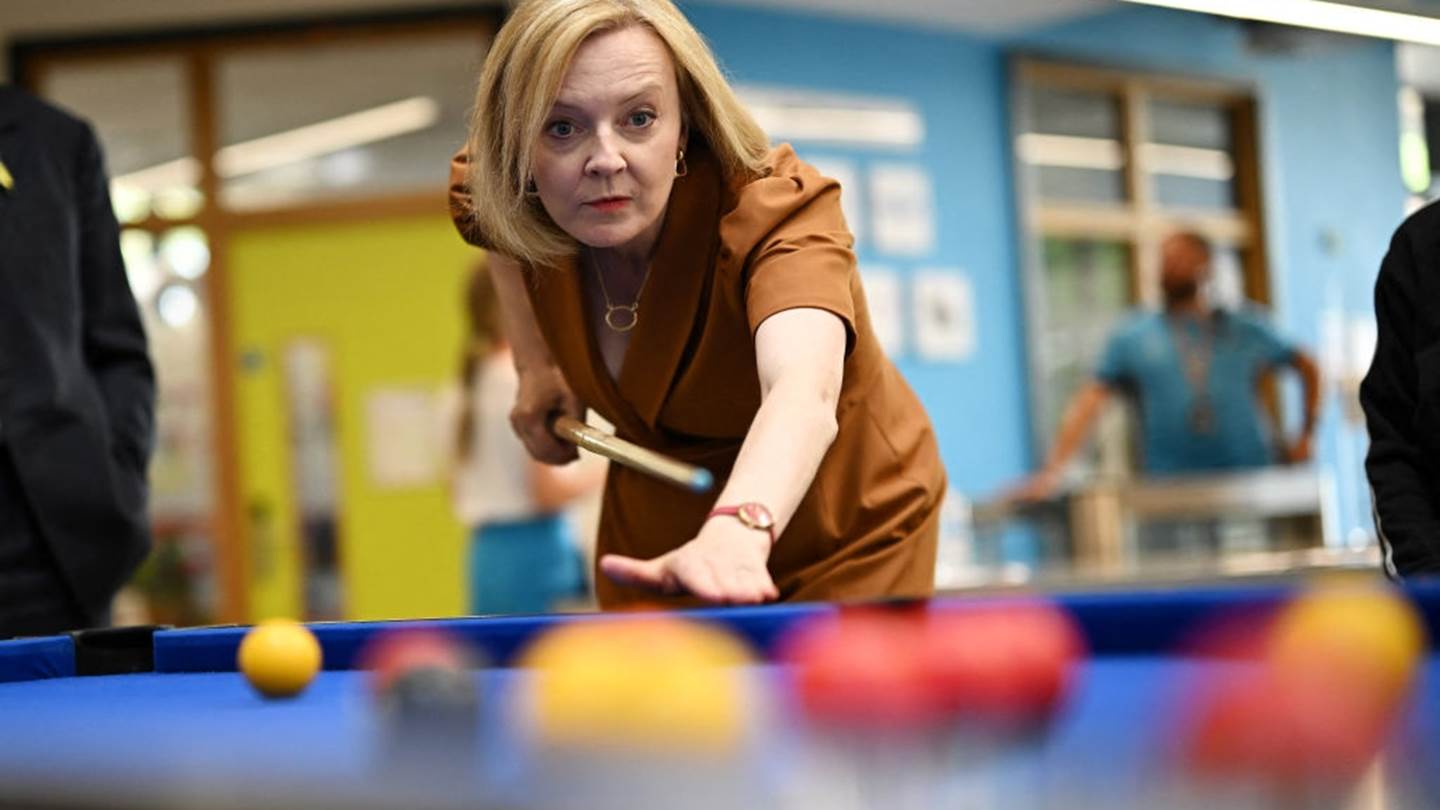 Όλα όσα γνωρίζουμε για τη Liz Truss