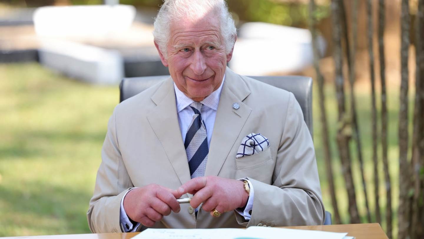 Ο Κάρολος ξεκίνησε τις απολύσεις από όταν στέφθηκε Βασιλιάς