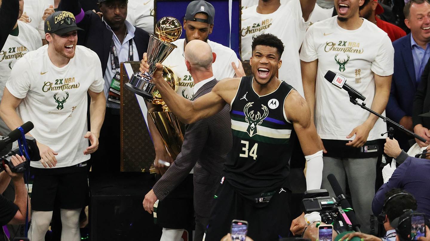 O Γιάννης Αντετοκούνμπο και τα απίθανα ρεκόρ της ζωής του